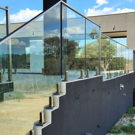 S-China suppliers spigots glass balustrade with fixings